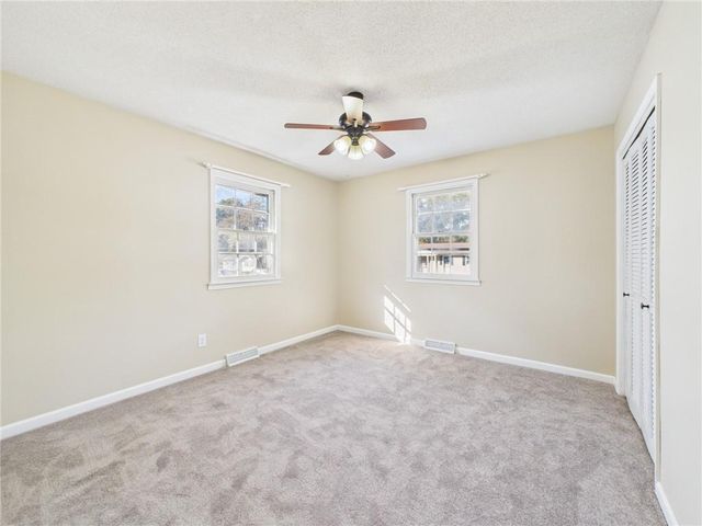 90 Grandview Drive, Warrensburg, MO 64093