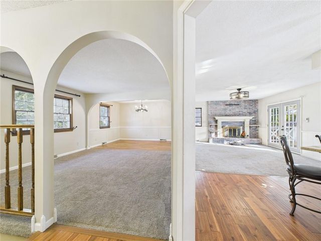 90 Grandview Drive, Warrensburg, MO 64093