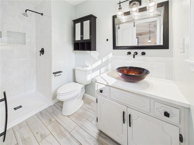 90 Grandview Drive, Warrensburg, MO 64093