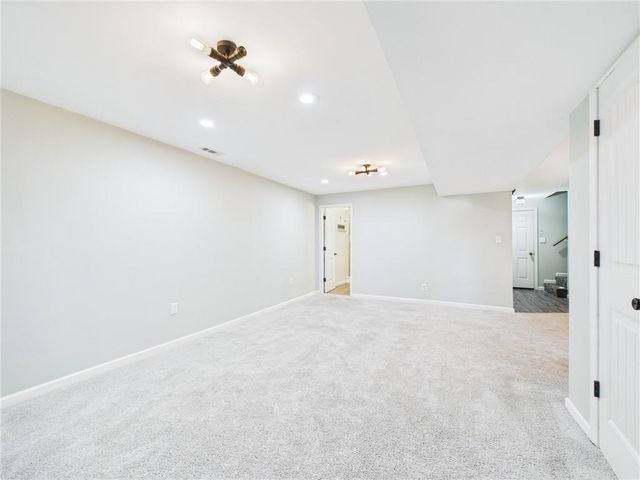 90 Grandview Drive, Warrensburg, MO 64093