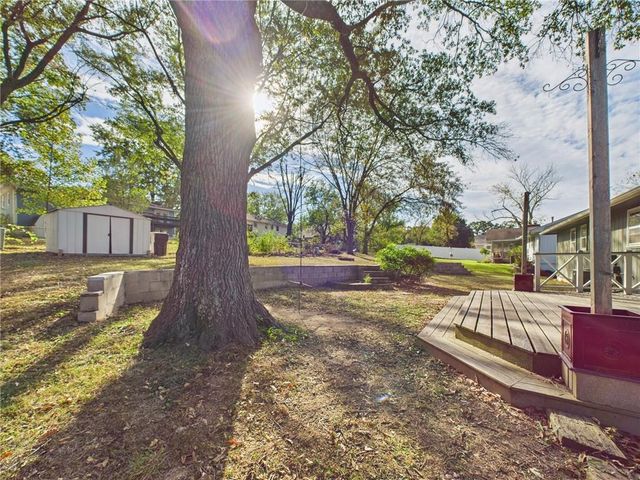 90 Grandview Drive, Warrensburg, MO 64093