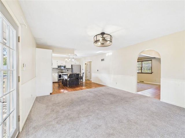 90 Grandview Drive, Warrensburg, MO 64093