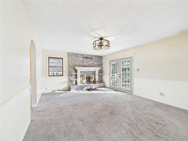 90 Grandview Drive, Warrensburg, MO 64093