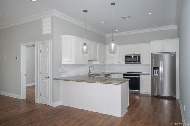 2 Union Place 3F, Huntington, NY 11743