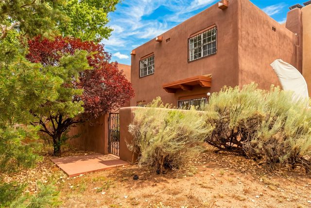 804 Faldas De La Sierra, Santa Fe, NM 87501