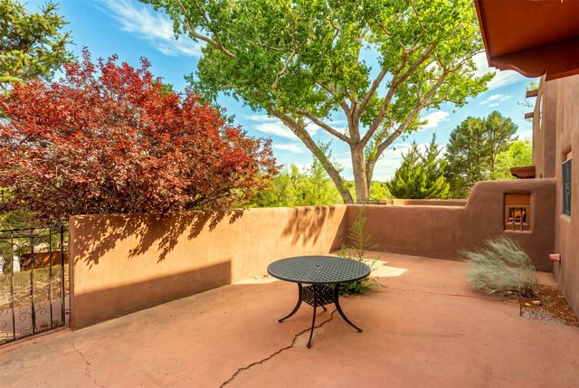 804 Faldas De La Sierra, Santa Fe, NM 87501