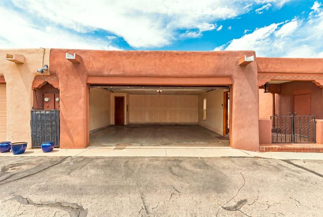 804 Faldas De La Sierra, Santa Fe, NM 87501
