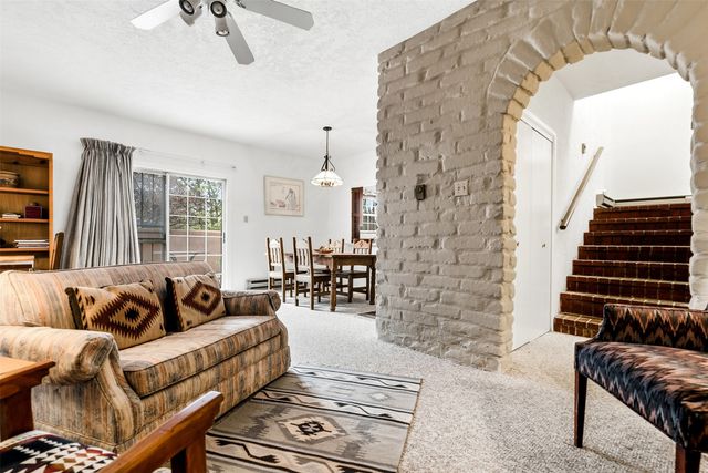 804 Faldas De La Sierra, Santa Fe, NM 87501