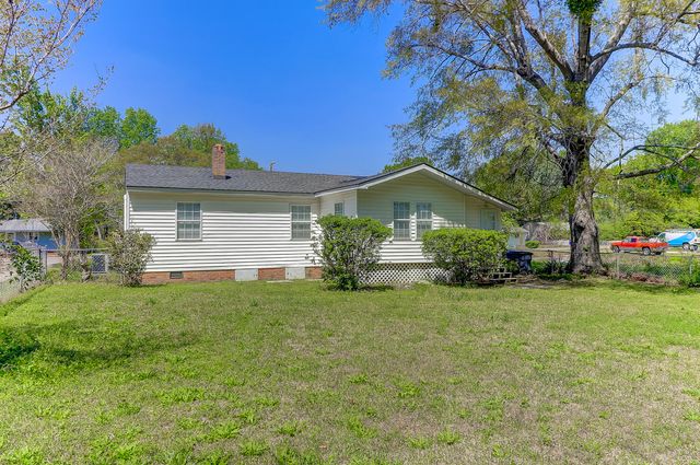 2401 Eagle Drive, Charleston, SC 29406