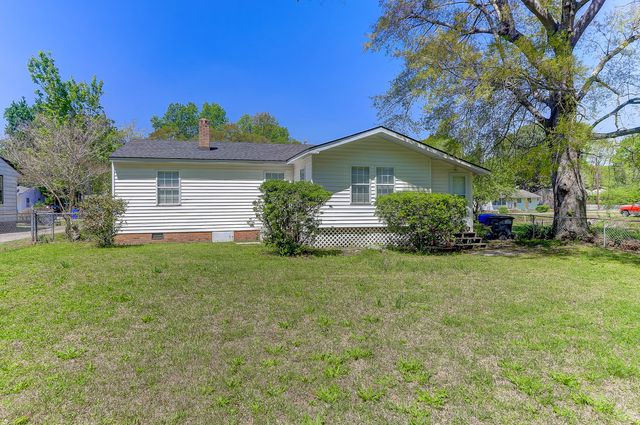 2401 Eagle Drive, Charleston, SC 29406