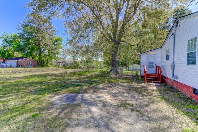 2401 Eagle Drive, Charleston, SC 29406