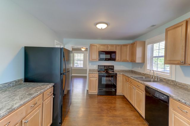 2401 Eagle Drive, Charleston, SC 29406