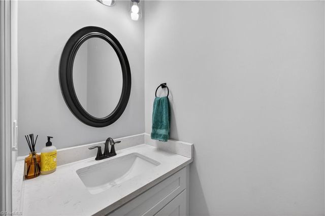 7507 Bentridge Forest Drive, Kernersville, NC 27284