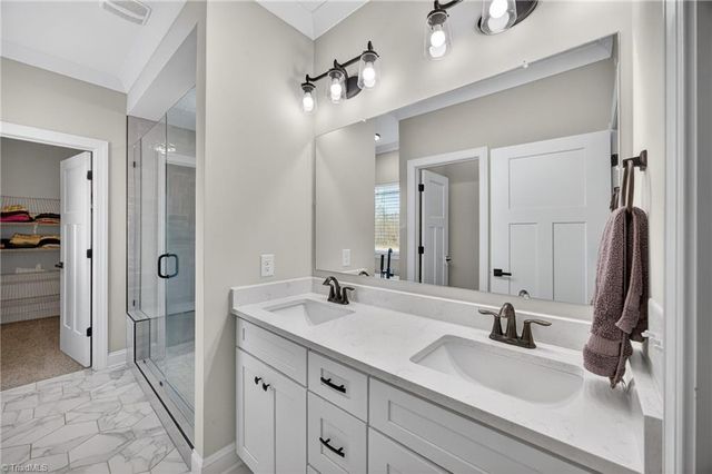 7507 Bentridge Forest Drive, Kernersville, NC 27284