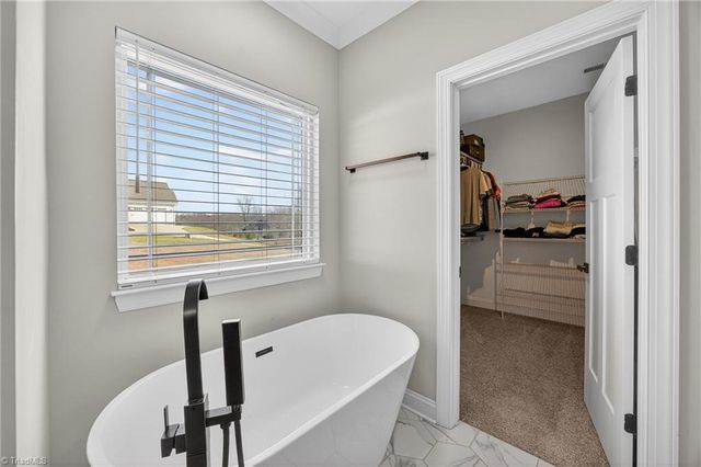 7507 Bentridge Forest Drive, Kernersville, NC 27284