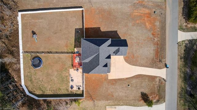 7507 Bentridge Forest Drive, Kernersville, NC 27284