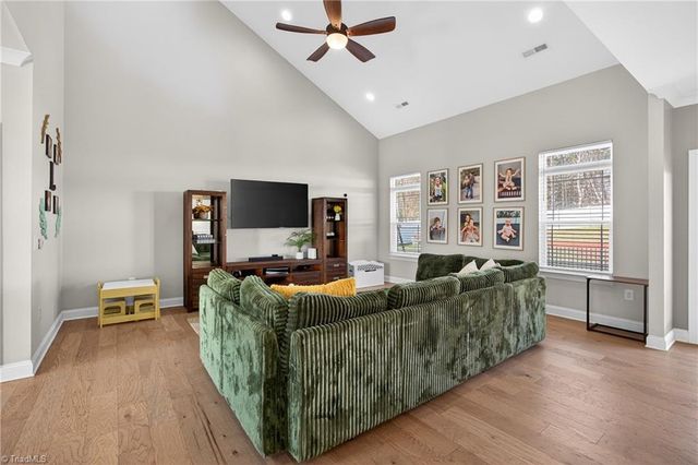 7507 Bentridge Forest Drive, Kernersville, NC 27284