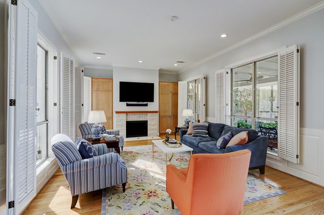 6428 Westchester Avenue, West University Place, TX 77005