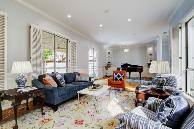 6428 Westchester Avenue, West University Place, TX 77005