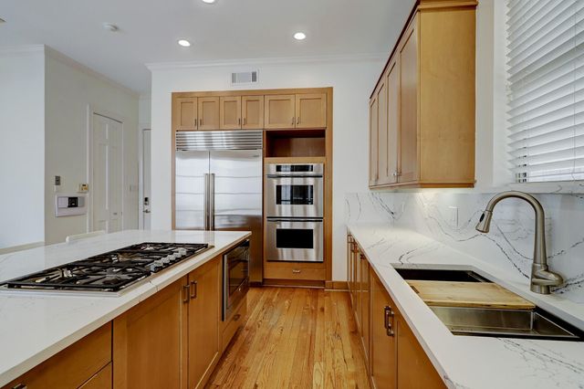 6428 Westchester Avenue, West University Place, TX 77005