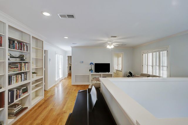 6428 Westchester Avenue, West University Place, TX 77005