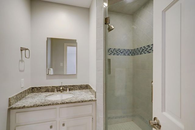 6428 Westchester Avenue, West University Place, TX 77005