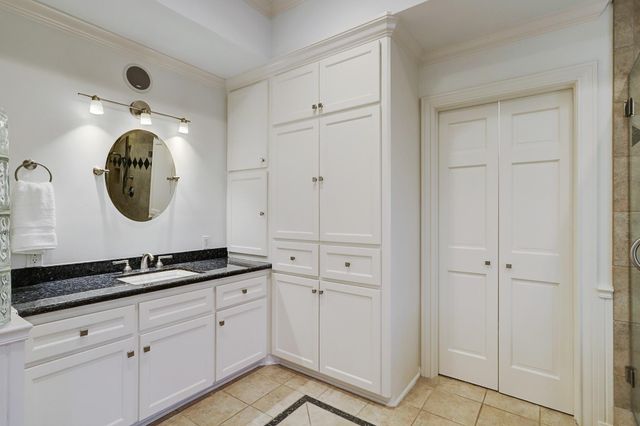 6428 Westchester Avenue, West University Place, TX 77005