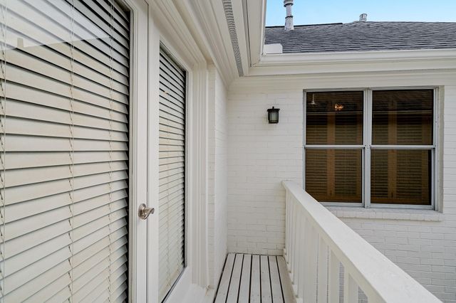 6428 Westchester Avenue, West University Place, TX 77005