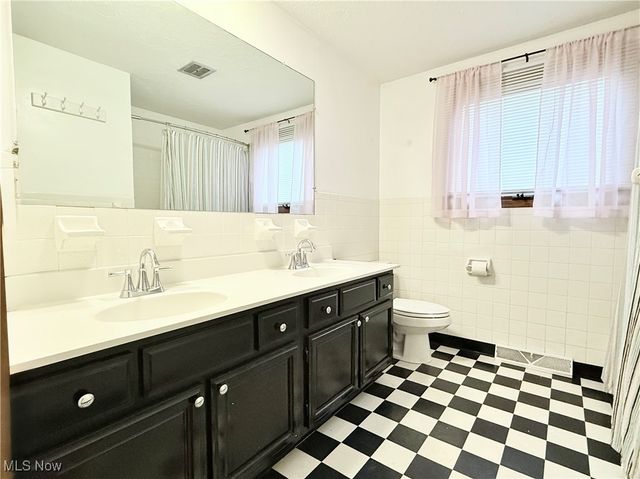 2344 52nd Street NE, Canton, OH 44705