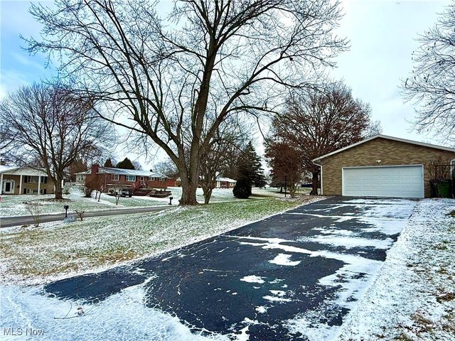 2344 52nd Street NE, Canton, OH 44705