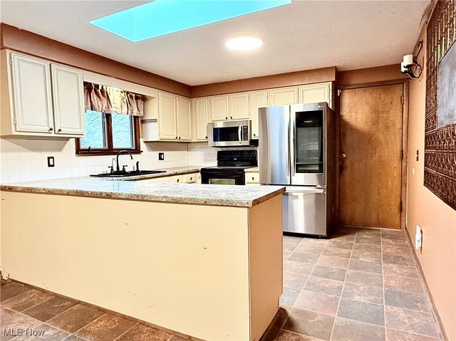 2344 52nd Street NE, Canton, OH 44705