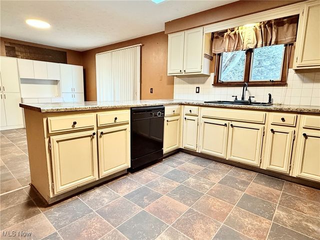 2344 52nd Street NE, Canton, OH 44705