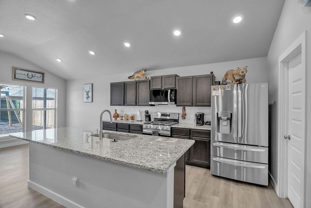 6001 Dodge Dr, Midland, TX 79705