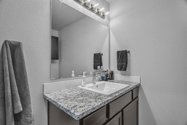 6001 Dodge Dr, Midland, TX 79705