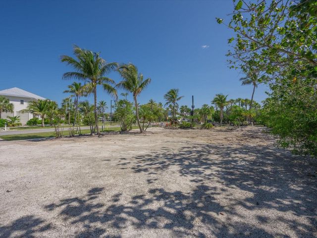 720 BROADWAY STREET, Longboat Key, FL 34228