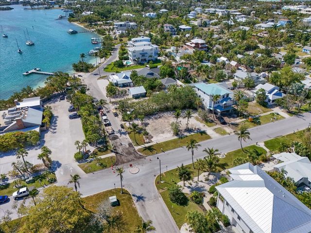 720 BROADWAY STREET, Longboat Key, FL 34228