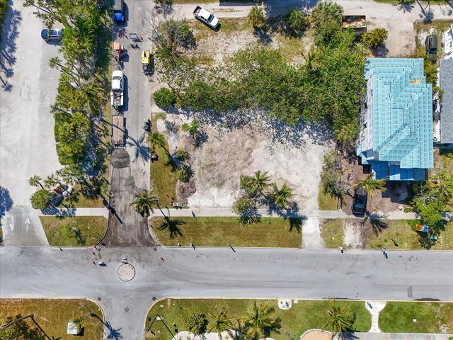 720 BROADWAY STREET, Longboat Key, FL 34228