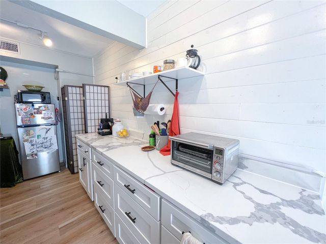 704 NE 1ST STREET B, Gainesville, FL 32601