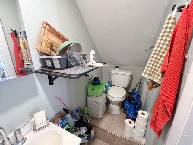 704 NE 1ST STREET B, Gainesville, FL 32601