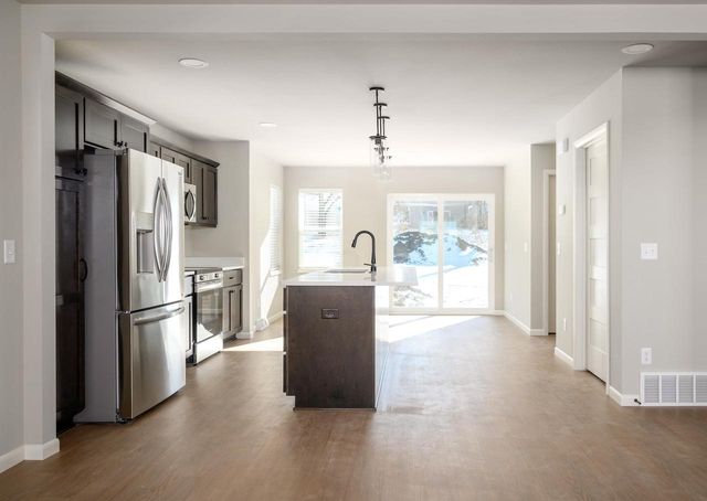 1759 Waverly Way, Sun Prairie, WI 53590