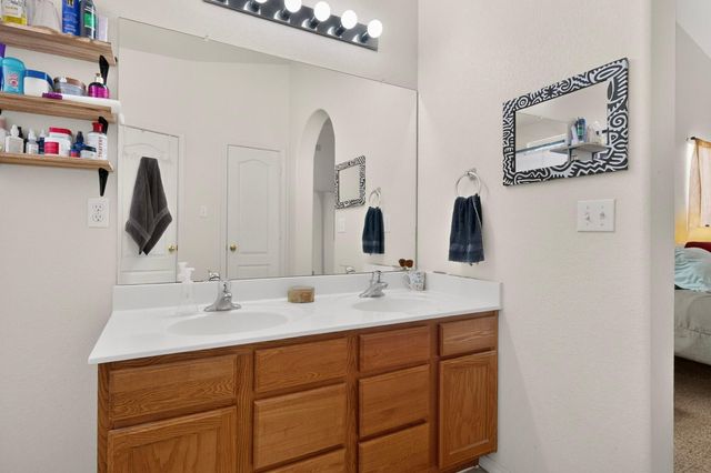 369 Whispering Meadows Drive NE, Rio Rancho, NM 87144