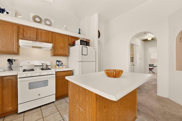 369 Whispering Meadows Drive NE, Rio Rancho, NM 87144