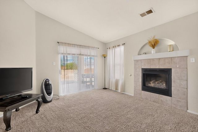 369 Whispering Meadows Drive NE, Rio Rancho, NM 87144