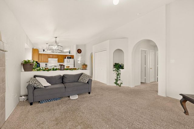 369 Whispering Meadows Drive NE, Rio Rancho, NM 87144