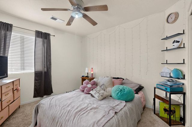 369 Whispering Meadows Drive NE, Rio Rancho, NM 87144