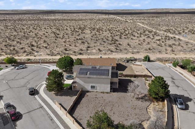 369 Whispering Meadows Drive NE, Rio Rancho, NM 87144