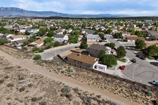 369 Whispering Meadows Drive NE, Rio Rancho, NM 87144