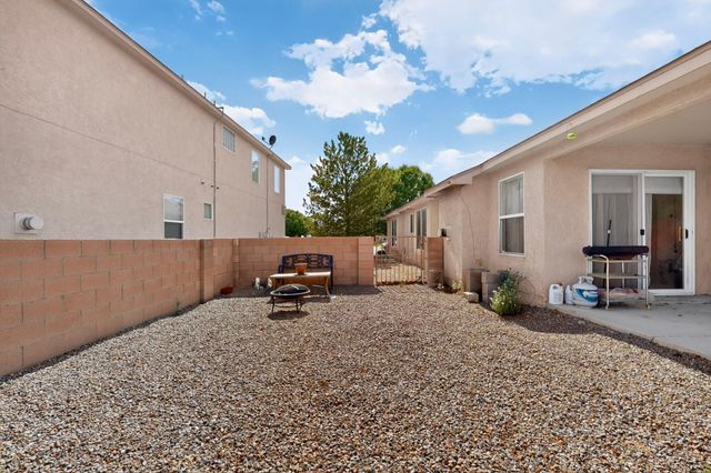 369 Whispering Meadows Drive NE, Rio Rancho, NM 87144