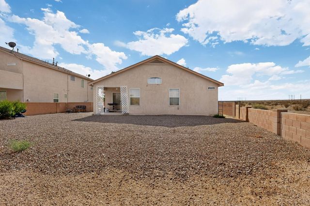 369 Whispering Meadows Drive NE, Rio Rancho, NM 87144