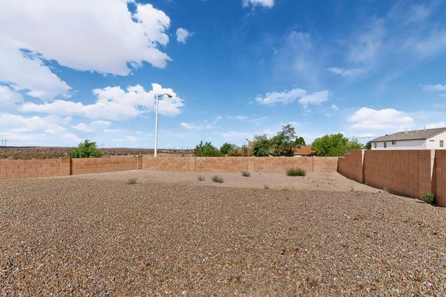 369 Whispering Meadows Drive NE, Rio Rancho, NM 87144